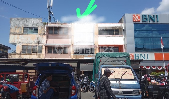 For Rent Ready-to-Occupy Shop House on Pasar Baru Street 1