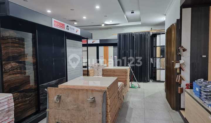 For Rent, Connected Shophouse Ready to Occupy, Center Point Complex Block H, Timor Street Medan. 2