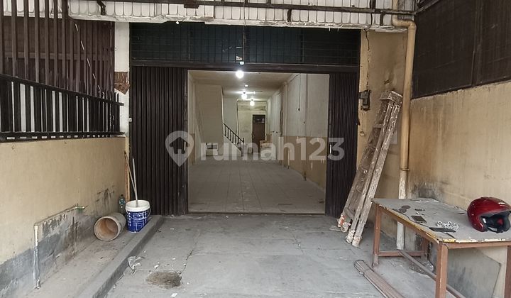 For Rent Shop House on Sikambing Street, Sekip, Medan Petisah