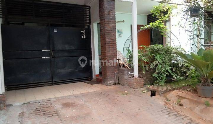 Rumah Luas besar, jalan besar dekat stasiun pasar minggu baru  Asri Sejuk Tenang Harga Murah di Kalibata Jakarta Selatan 13