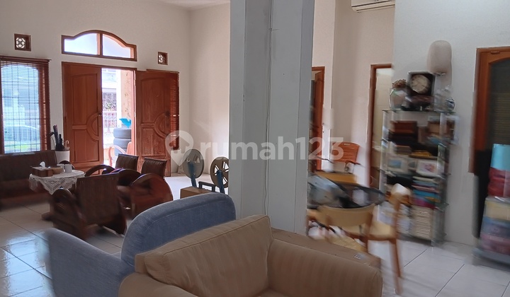 Rumah Hoek Halaman Luas Nyaman Dan Asri Siap Huni 2