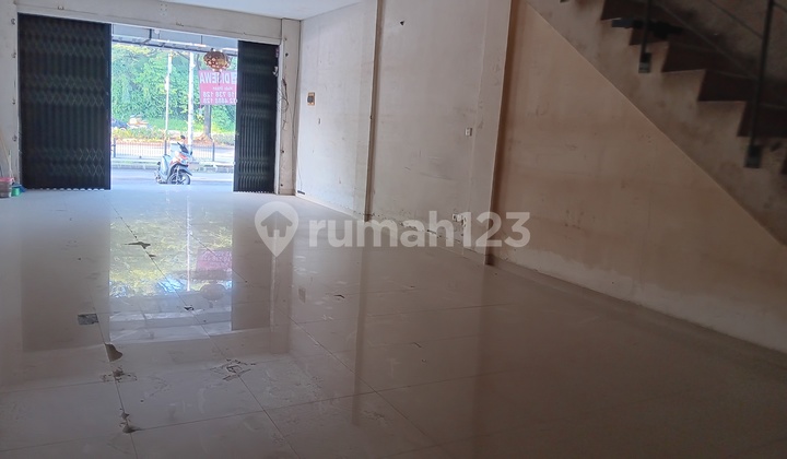 Tech Shop House BSD roadside