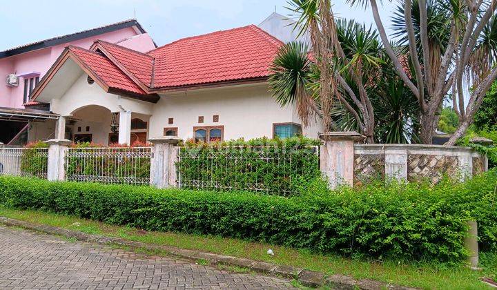 Rumah Hoek Halaman Luas Nyaman Dan Asri Siap Huni 1