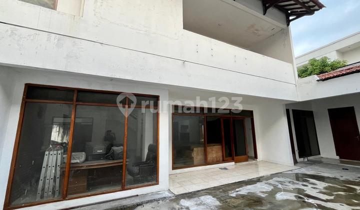 Rumah Hitung Tanah SHM Lokasi Prime Kebayoran Baru