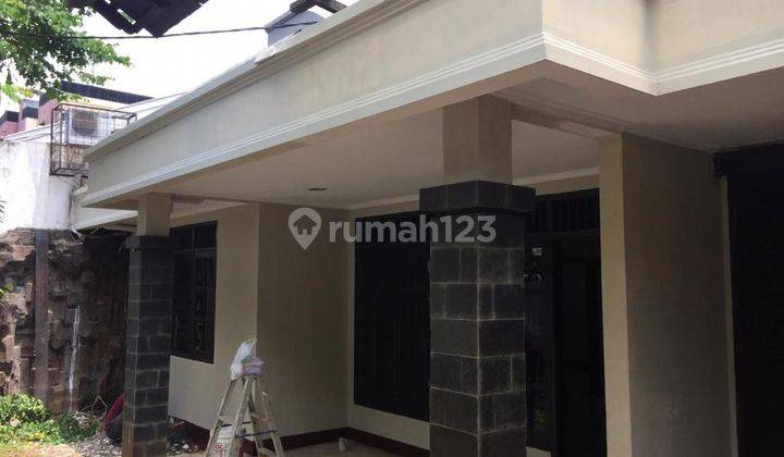 Rumah Terawat Depan Taman Dekat MRT Blok M Plaza 2