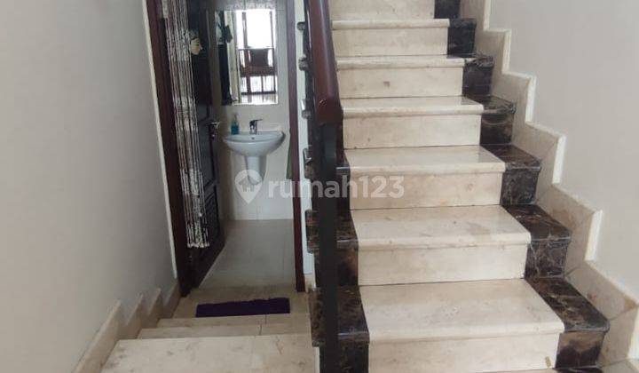 Dijual Rumah 2 Lantai Townhouse Ada Kolam Renang di Kemang 2