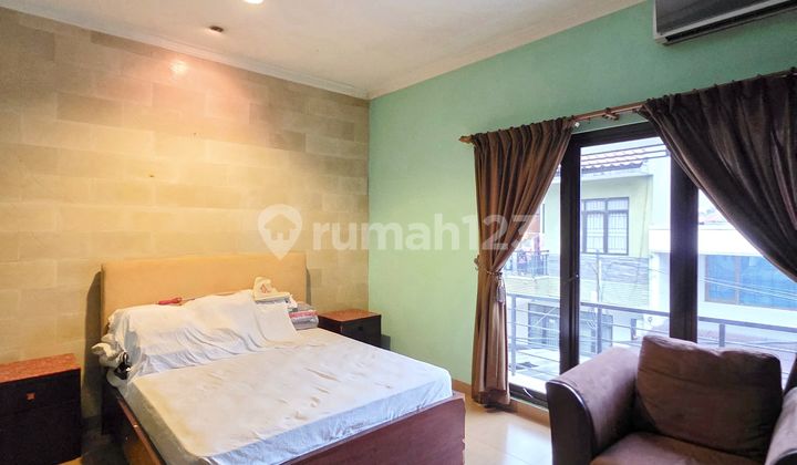 Rumah Menteng Hanya 5 Menit ke Bundaran Hi 2