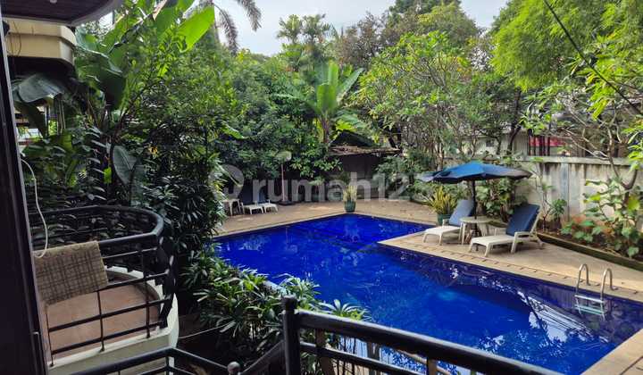 Ready-to-Occupy House in Kemang Townhouse