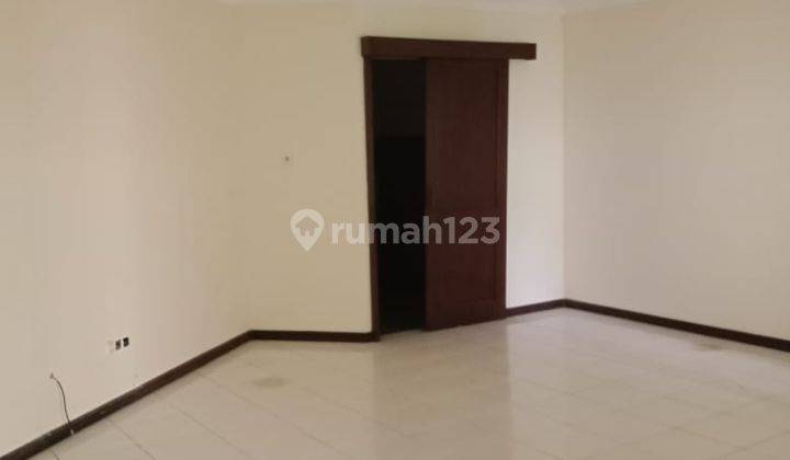 Rumah Cantik 2 Lantai Semi Furnished di Perumahan Taman Villa Cinere Mas 2