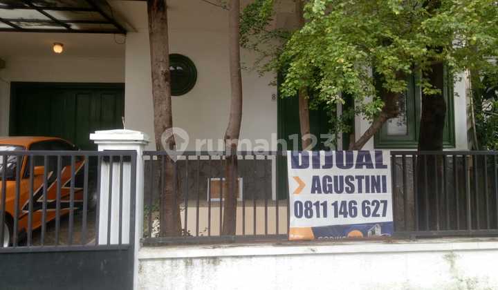House on Sinabung Pertamina Simpruk Street House on Sinabung Pertamina Simpruk Street