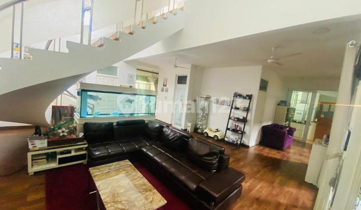 Rumah Mewah With Swimming Pool di Taman Golf Modernland Tangerang