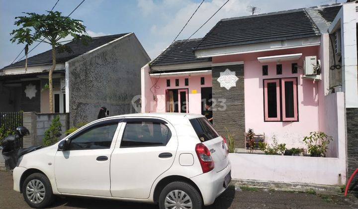 Rumah Bagus Semi Furnished SHM di Villa Rizki Ilhami, Tangerang 2