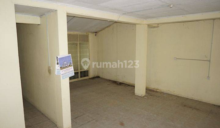 Rumah 2 Lantai Unfurnished Disewakan 4