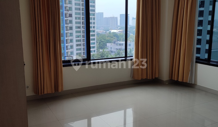 Spesialis apartement hamptons park luas 137 m2 good unit