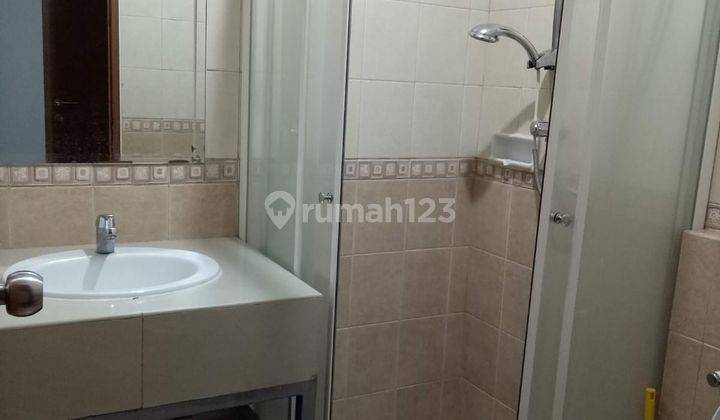 Spesialis apartemen hamptons park 2 bedroom good view