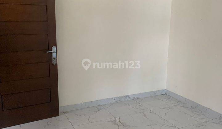 Rumah 2 Lantai di Jual Cepat di Jl Hangtuah Posisi di Hook 8