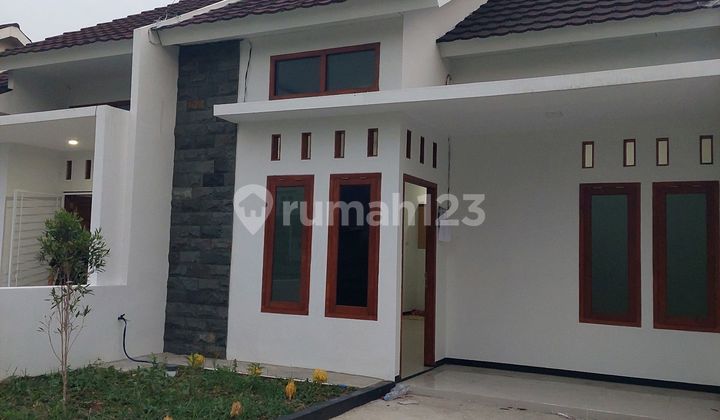 Rumah Baru Cantik Modern Kadipiro Banjarsari Solo Siap Pakai (ms)