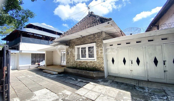 Spacious House on a Strategic Main Road in Pasar Kliwon, Solo City