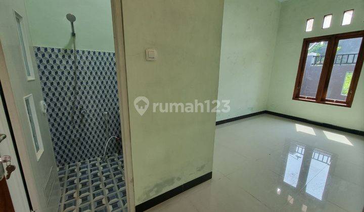 Rumah Baru Cantik di Gedongan Colomadu Karanganyar Siap Pakai -DR 8