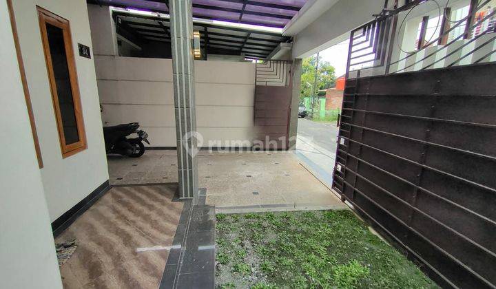 Rumah Mewah 2 Lantai Full Furnish Kadipiro Banjarsari Solo (JS)