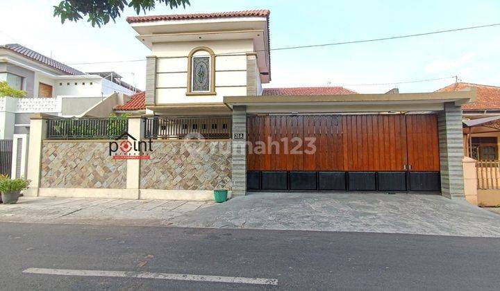 Rumah Mewah Furnish Tepi Jalan Utama di Banyuanyar Solo (JS) 1