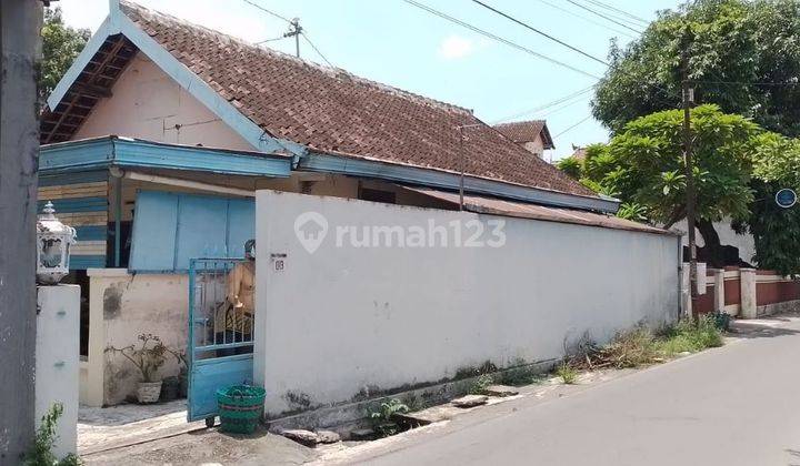 Rumah Hitung Tanah di Pajang Laweyan Solo Strategis dan Ramai 2