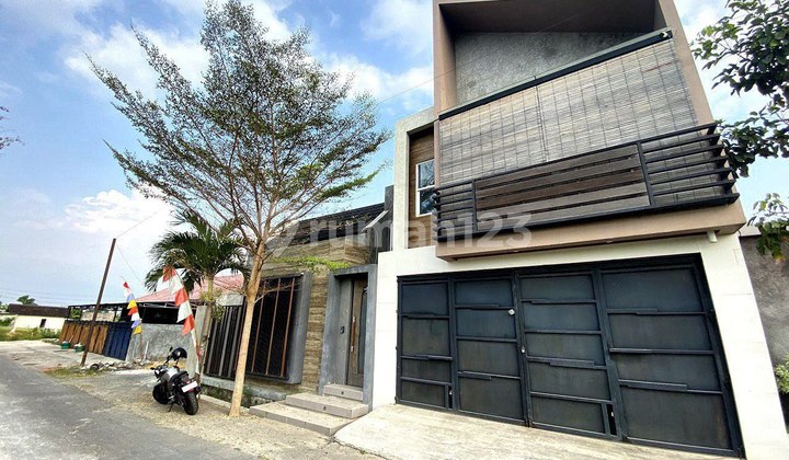 Rumah Hook Cantik Modern Kekinikan Bonus Furnish Di Solobaru (iy) 2
