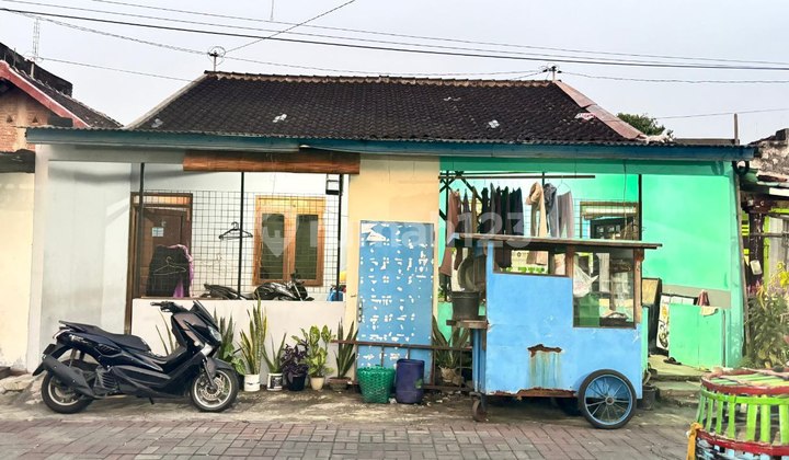 Wide 119m Affordable House in Semanggi, Pasar Kliwon, Solo City (ad) Wide 119m Affordable House in Semanggi, Pasar Kliwon, Solo City (ad)