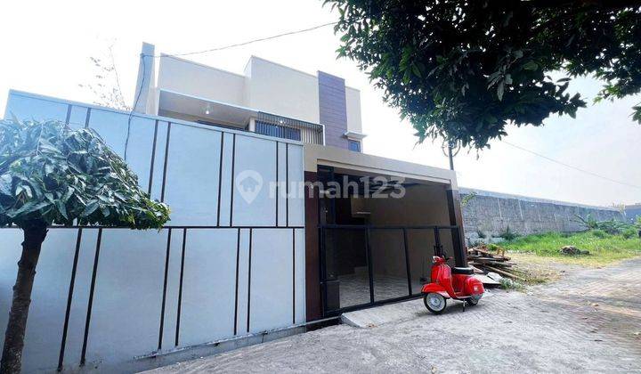 Rumah Bagus 1,5 Lantai Dekat Jalan Raya Gawanan Colomadu Kra (tf) 2