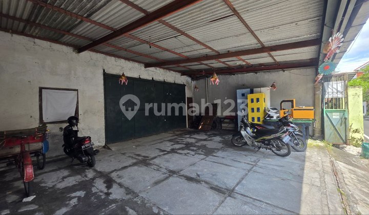 Tanah Strategis Bonus Bangunan Luas 300m Bisa Nego Sejadinya (as) Tanah Strategis Bonus Bangunan Luas 300m Bisa Nego Sejadinya (as)