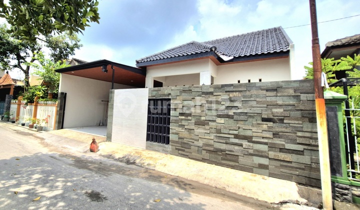 Modern New House 150M Ready to Use in Banyuanyar Solo (Tf) 2