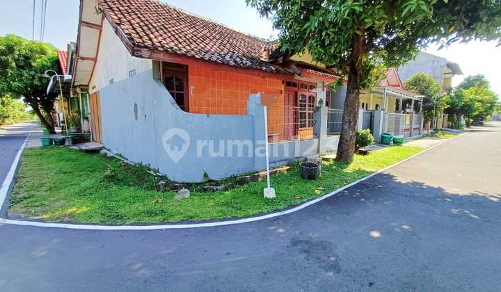 Rumah Bagus Murah Lingkungan Perumahan Di Gawanan Colomadu (tn) 2