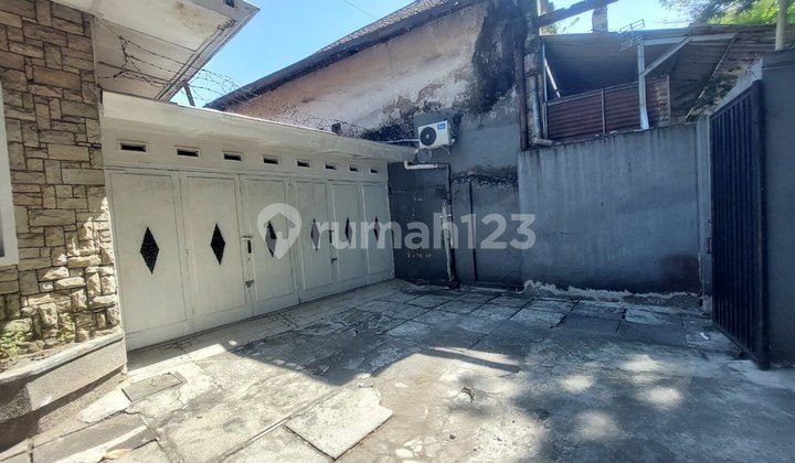Spacious House on a Strategic Main Road in Pasar Kliwon, Solo City 2