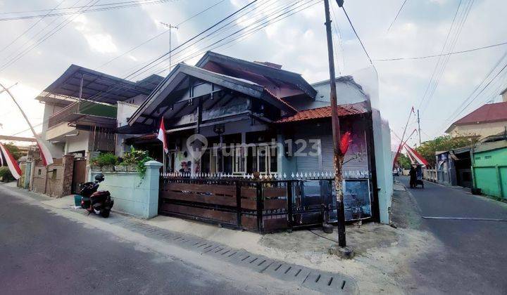 Rumah Hook Dekat Stasiun Mbalapan Di Punggawan Banjarsari Solo 1