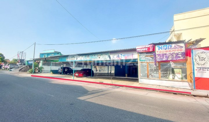 Bonus Land Commercial Building Dealer Space in Nusukan, Solo City