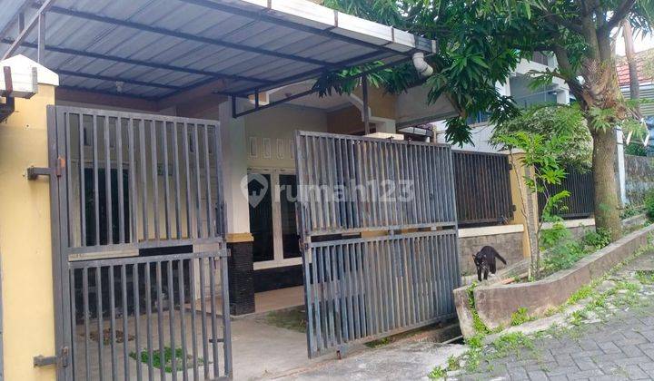 Rumah Bagus Dekat Kampus Uns Dan Isi Lingkungan Perumahan (el) 2