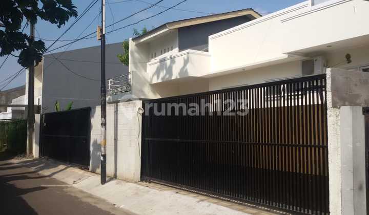 Rumah Bagus, Apik Siap Huni Lokasi Strategis di Jakarta Selatan