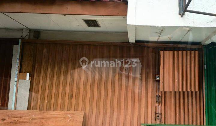 Ruko siap gunakan, daerah commersil di Kebon Jeruk 1