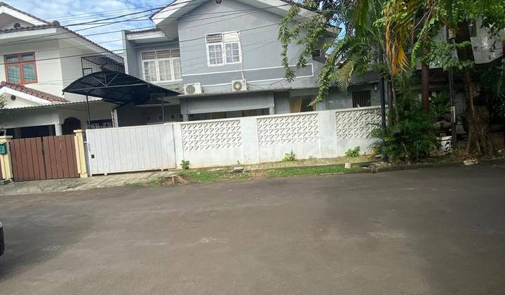 Rumah 2 Lantai Bagus Siap Huni di Bintaro Sektor 9 2