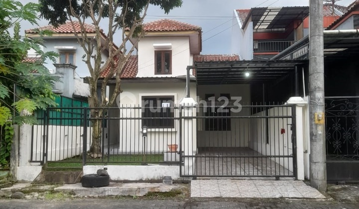 Spacious House, Sturdy Building Comfortable and Safe in Purwokerto