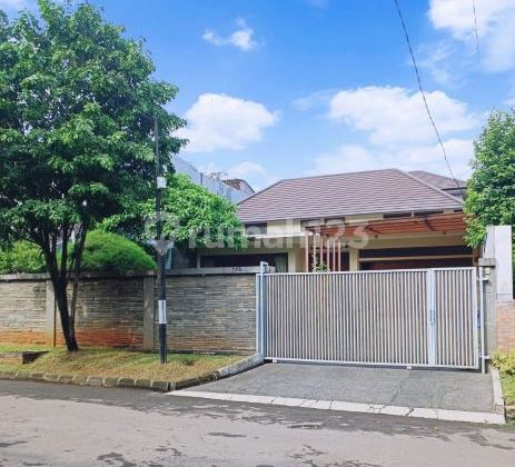 Well-maintained house in a comfortable and safe environment in Bintaro.