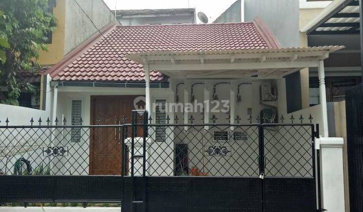 Rumah Mungil, terawat, tenang,siap huni di Bintaro Jaya 5. 1