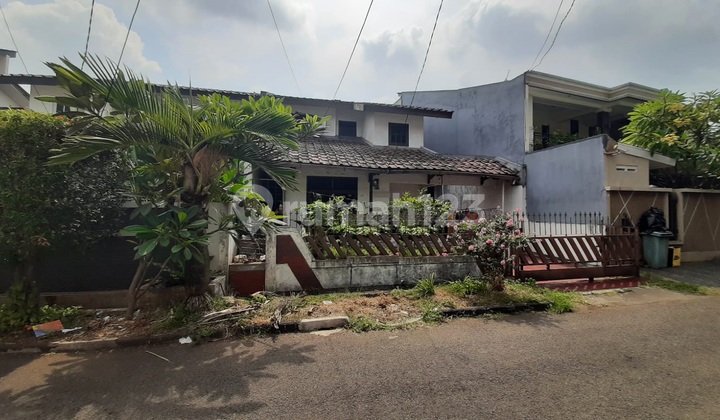 Rumah 2 lantai lokasi strategis di Bintaro Rumah 2 lantai lokasi strategis di Bintaro