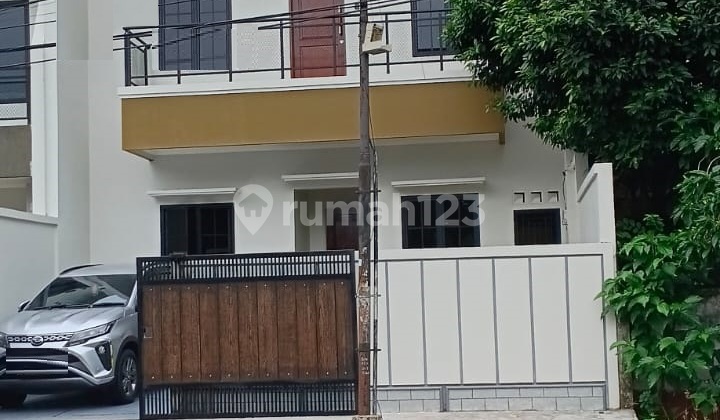 Rumah Brand New, Dilokasi Strategis Bintaro- Jaksel.
