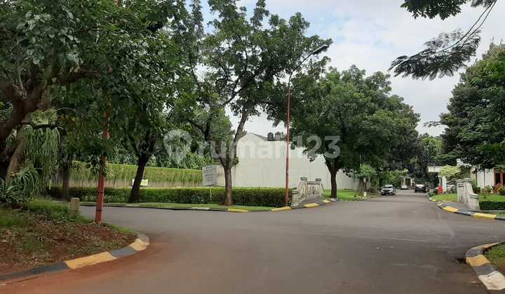 Nice house, 2 floors ready to occupy in an exclusive cluster in Sector 9. 2