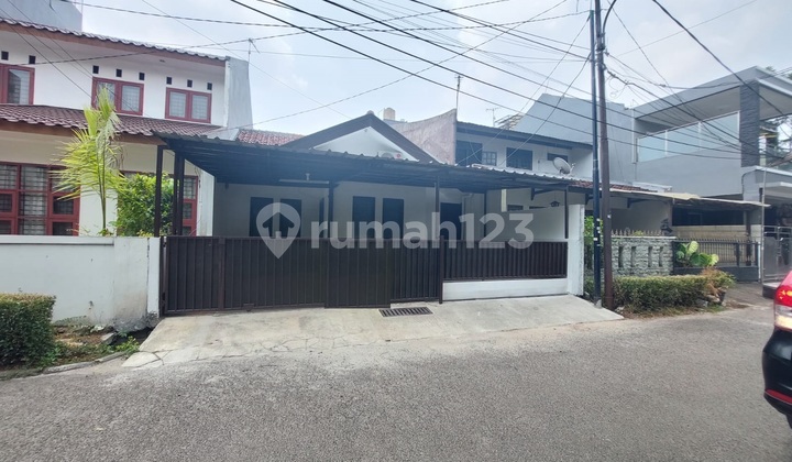 Rumah siap Huni,  Strategis, bebas banjir di Bintaro Jaya 2