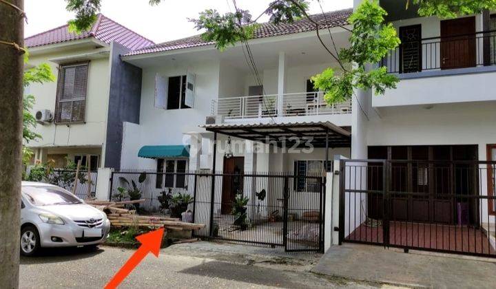 Rumah bagus, rapih siap huni di Graha Raya Bintaro 1