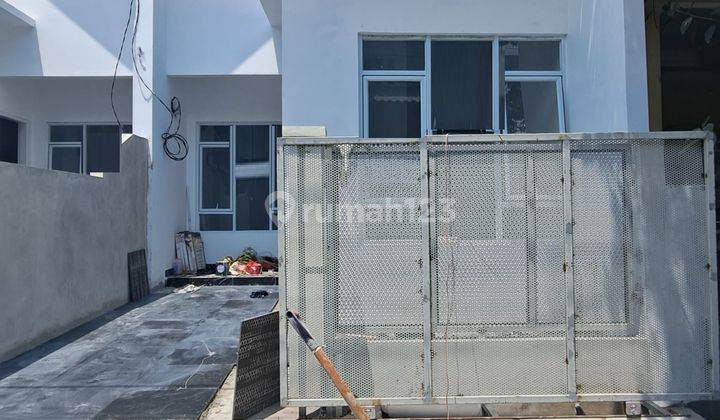 Rumah Bagus Unfurnished di Harapan Indah Bekasi, Bekasi b1123  2