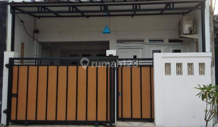 Rumah 2 Lantai Bagus SHM di Villa Mutiara Gading 1, Bekasi b0635  1