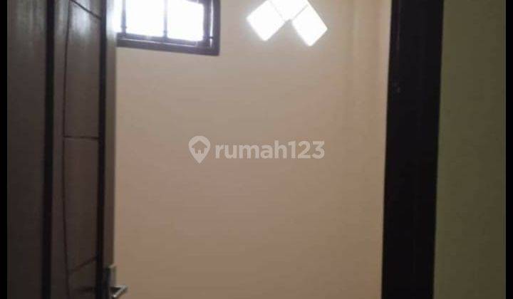 Rumah Bagus Unfurnished SHM di Harapan Indah, Bekasi b0282  2